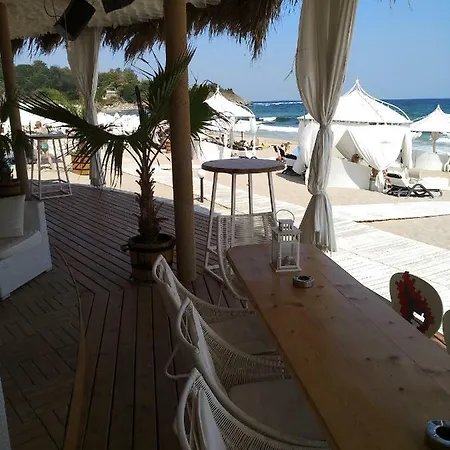 Oasis With 1 Bedroom Nat Лозенец