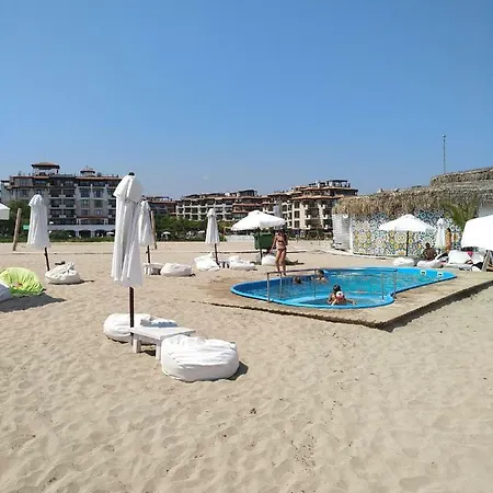 Oasis With 1 Bedroom Nat Лозенец